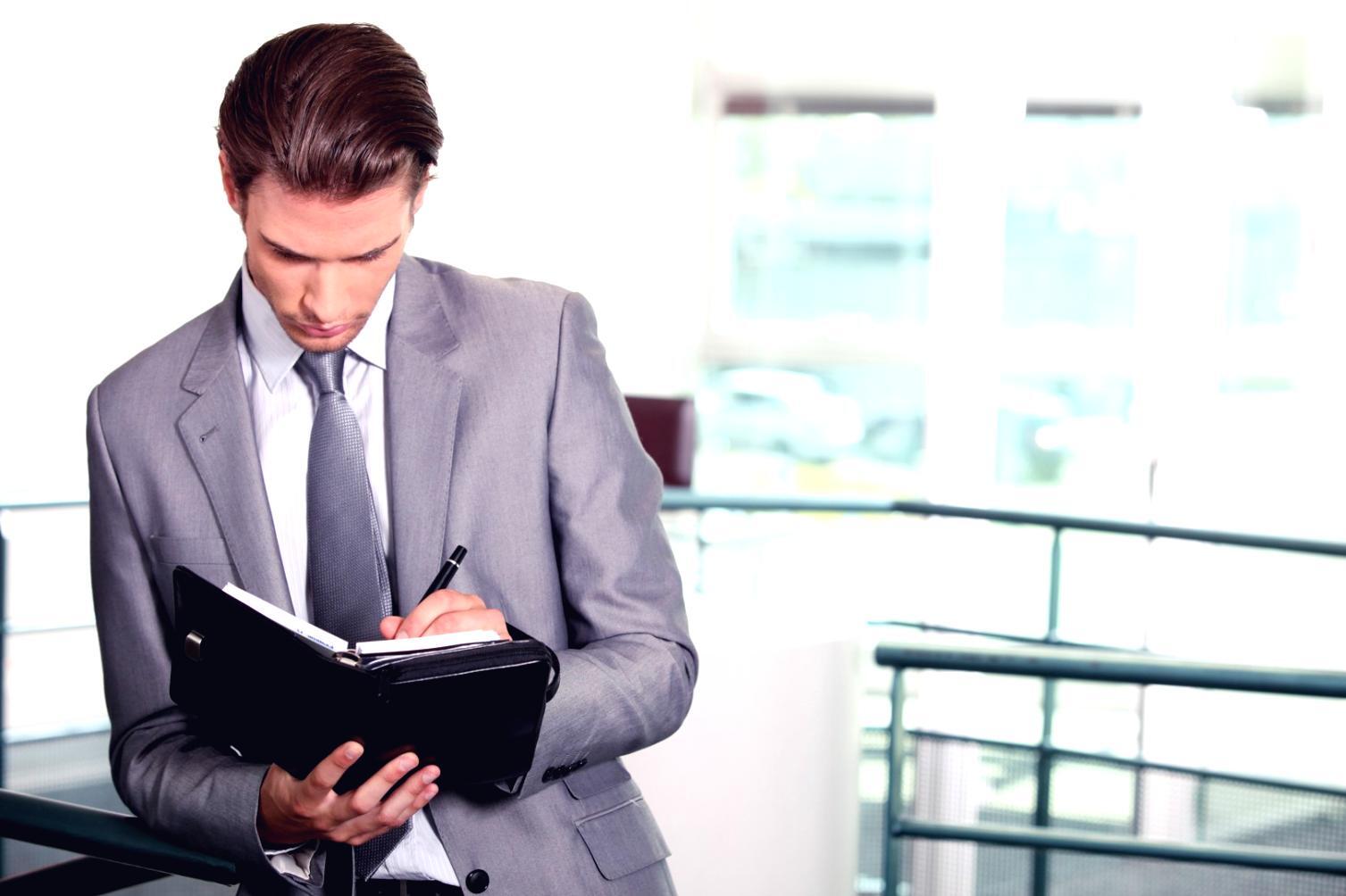 Digitaler Arbeitsplatz mit Lernmaterialien